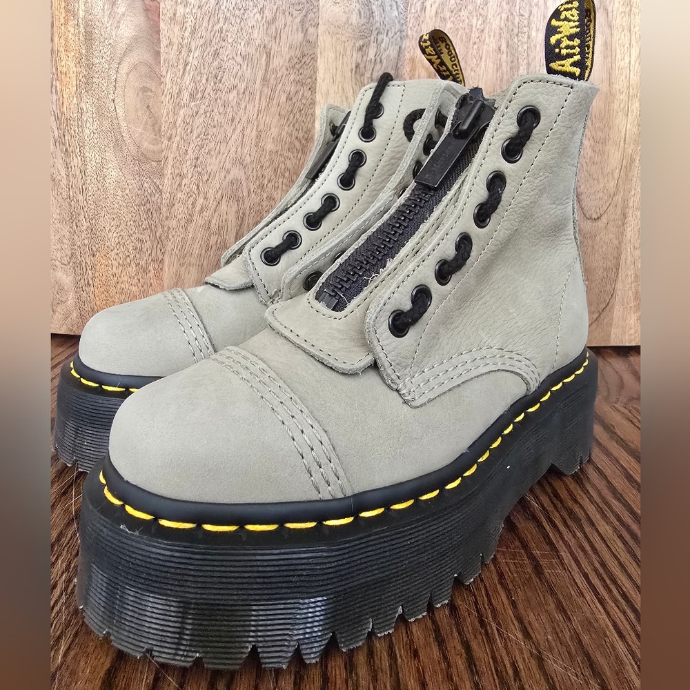 Dr. Marten Sinclair